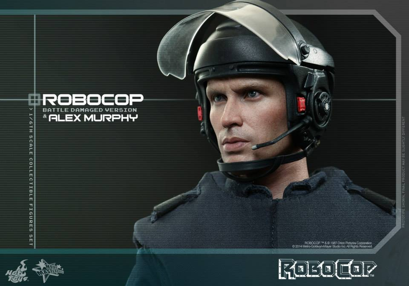 Illustration for article titled Dead Or Alive, These Robocop Figures Are Coming With Me